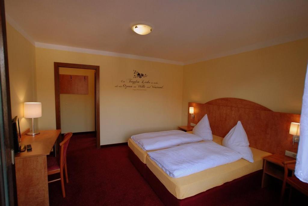 Hotel Weinberg Гагнау Номер фото